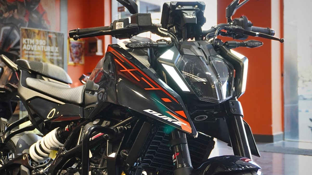 KTM 250 Duke 2025 The Ultimate Thrill Machine Gets a Stylish Upgrade