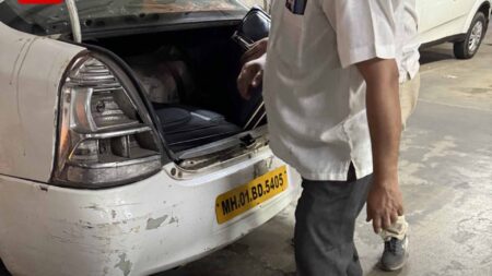 Mumbai Police Nab Taxi Driver in Airport Overcharge Scam Targeting American Tourist Mumbai Police Nab Taxi Driver in Airport Overcharge Scam Targeting American Tourist